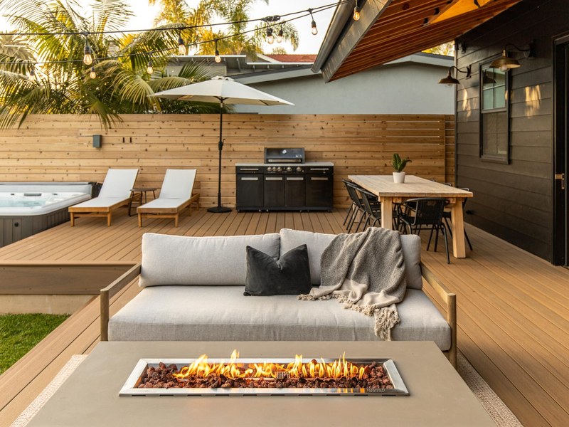 The gas fire table on the back deck